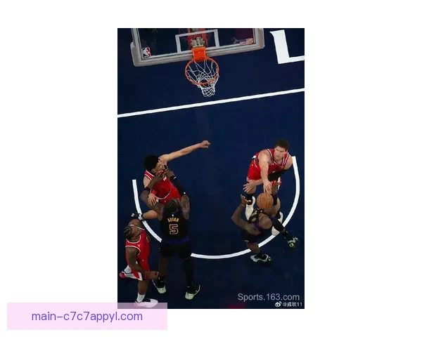 东契奇38加11湖人险胜快船